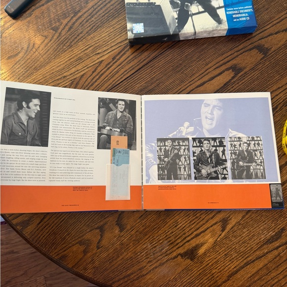The Elvis Treasures Book - Picture 5 of 9